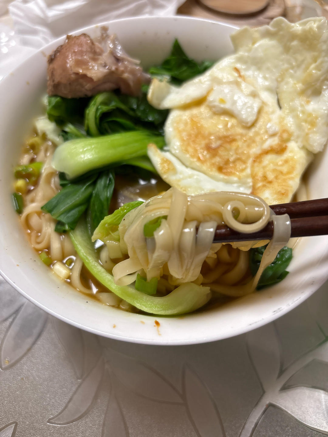 早餐来一碗清汤面，色香味俱全！