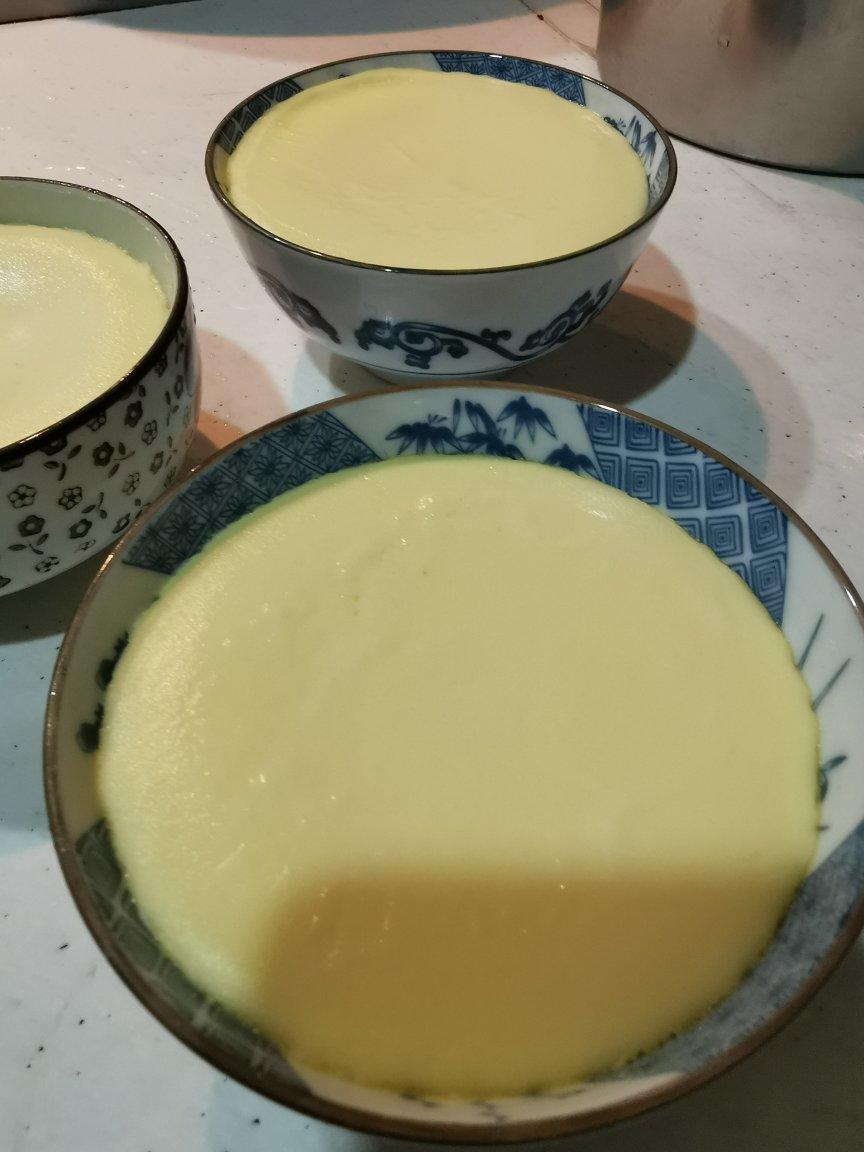 滑溜溜的牛奶炖蛋