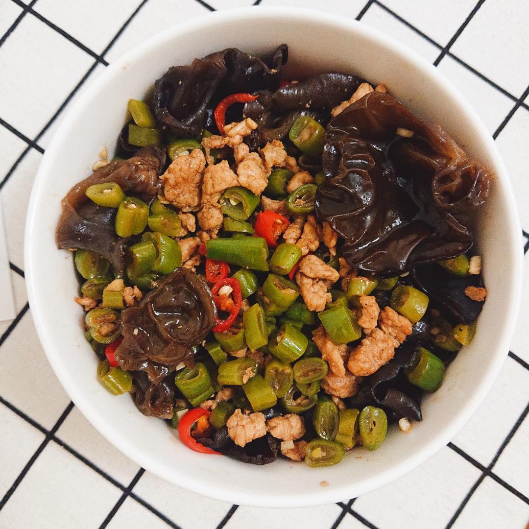 肉沫豆角下饭菜