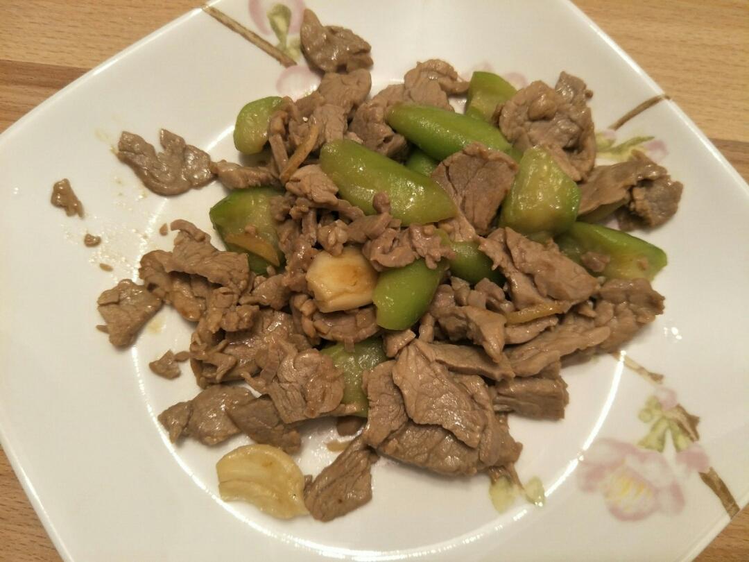 丝瓜炒肉片