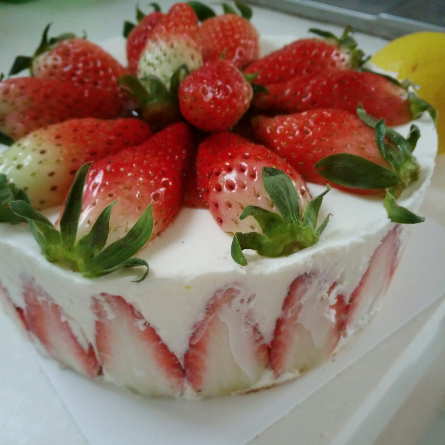 草莓酸奶慕斯蛋糕