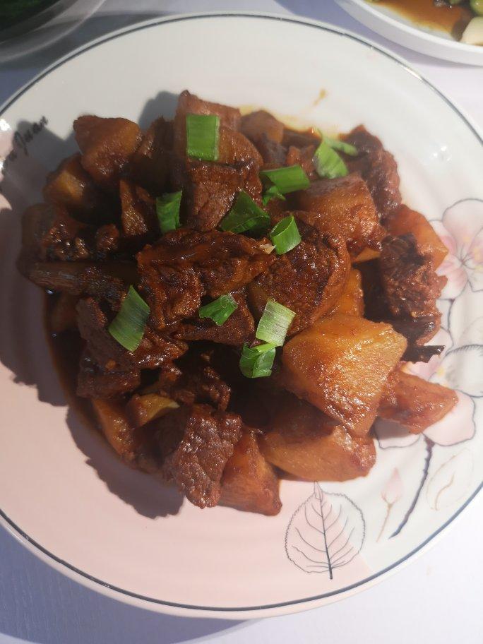 沙沙土豆胡萝卜炖牛肉