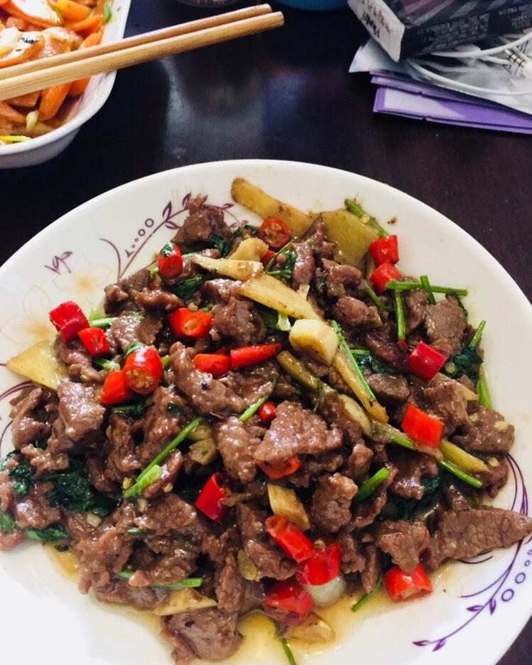 小炒牛肉（小白也可以做的超好吃！！）