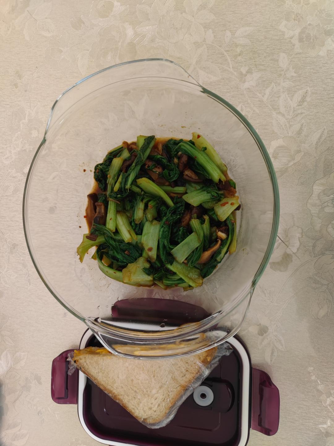 营养减脂第三天晚餐虾皮小油菜