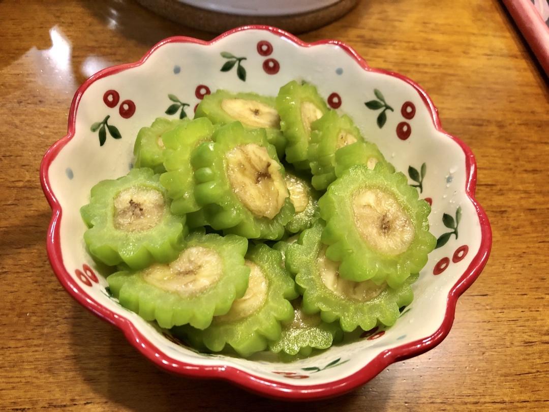 苦瓜香蕉配蜂蜜