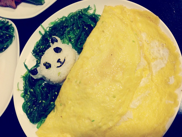 午睡的熊宝宝蛋包饭