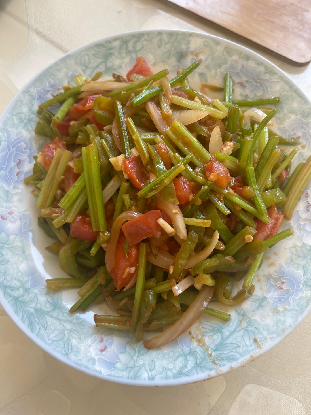 素炒芹菜（家常菜快手菜）