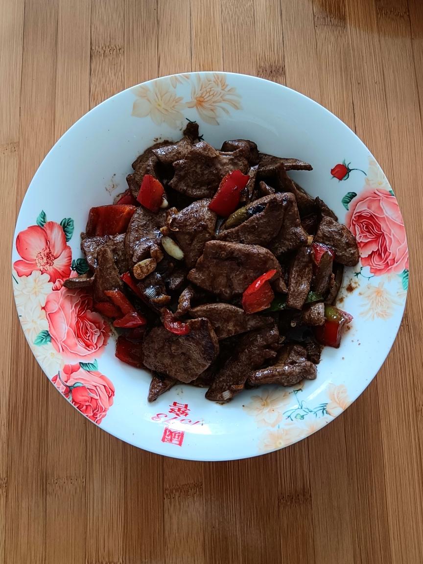 厨师长教你：“小炒猪肝”的家常做法，味道干香很赞，先收藏起来