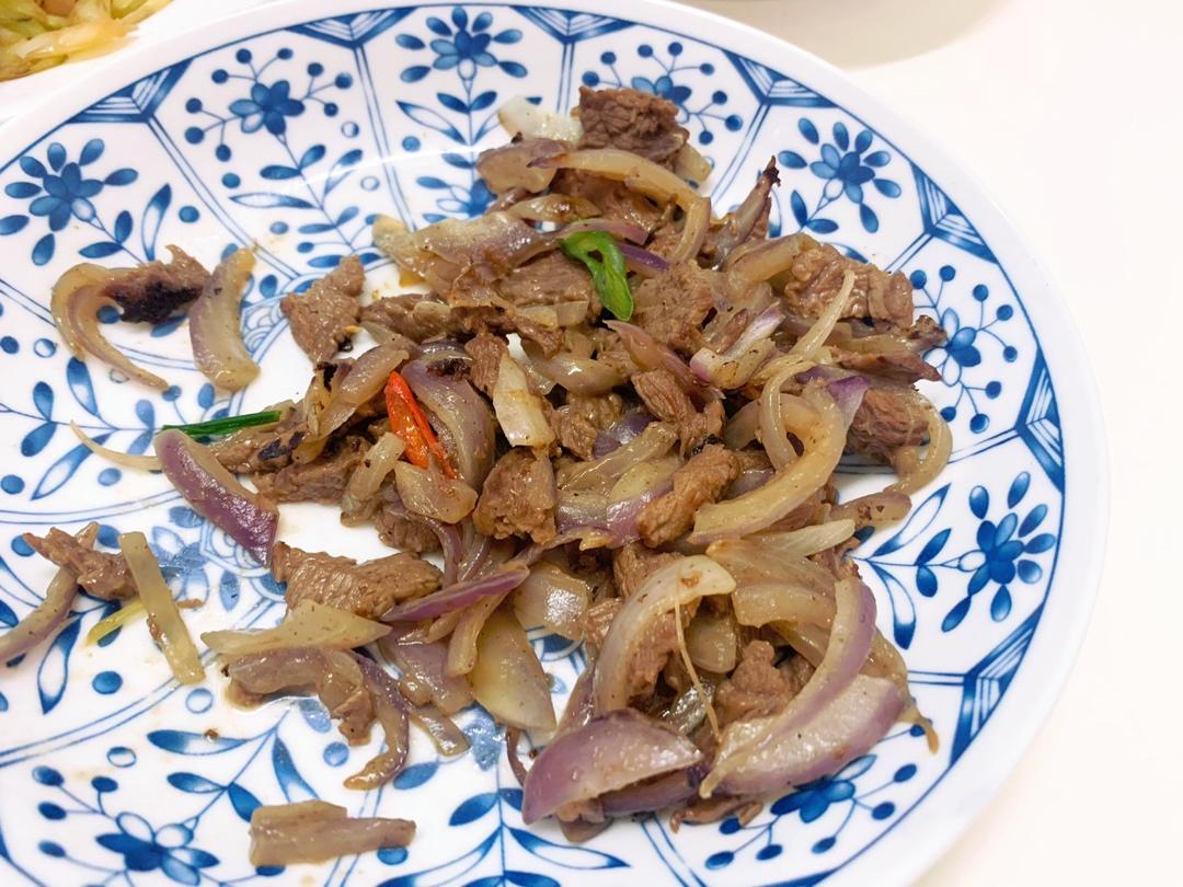 洋葱炒牛肉