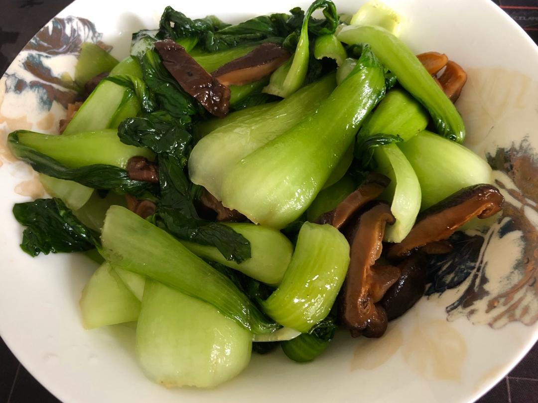 难度★ 耗油香菇青菜（附香菇挑选清洗技巧和绿叶菜焯水技巧）
