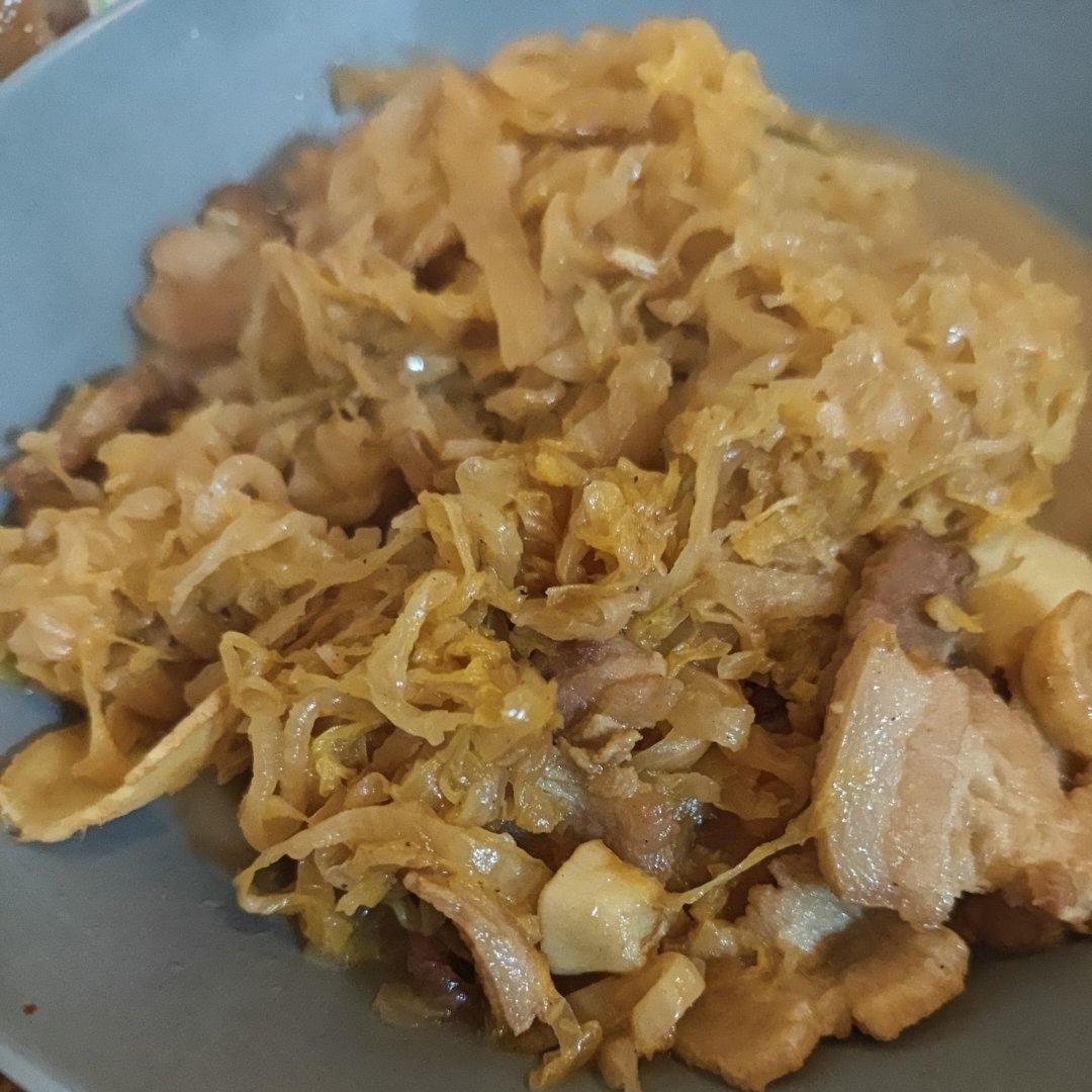 酸菜炖五花肉