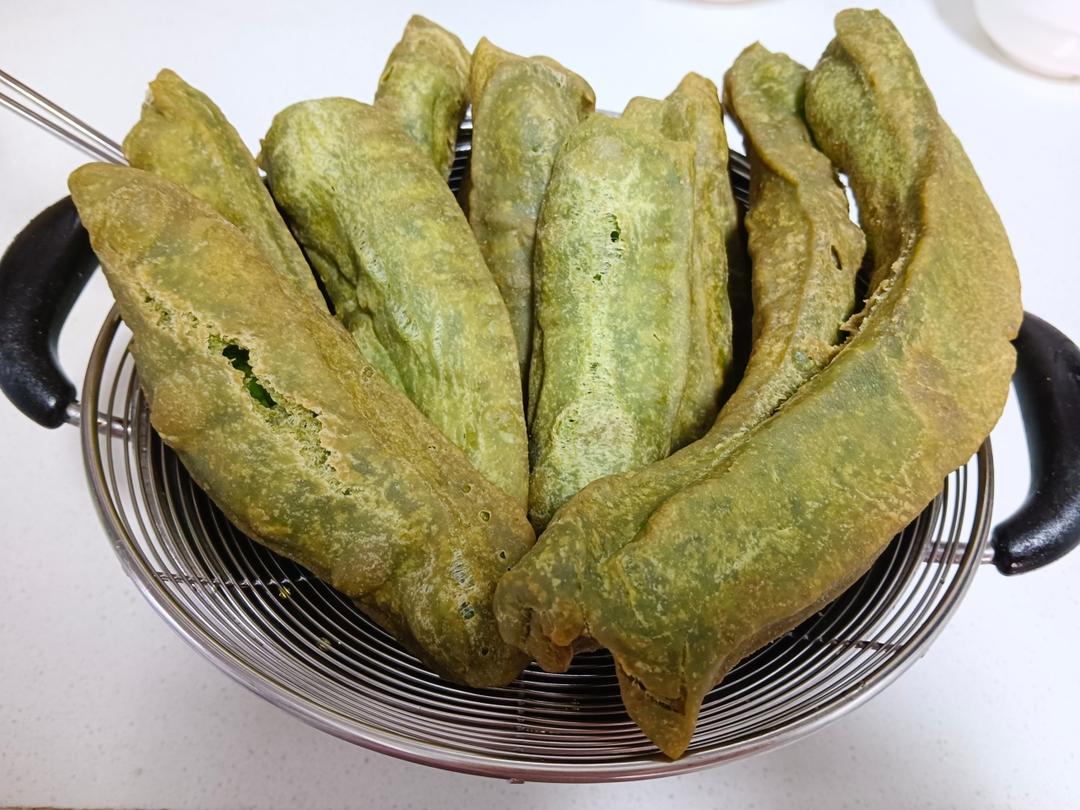 绿色健康菠菜油条