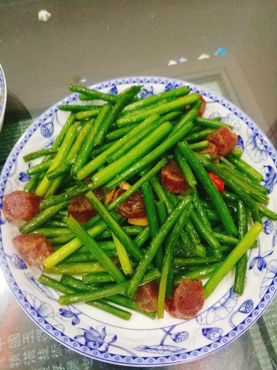 蒜苗炒香肠