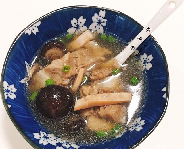 香菇墨鱼排骨汤