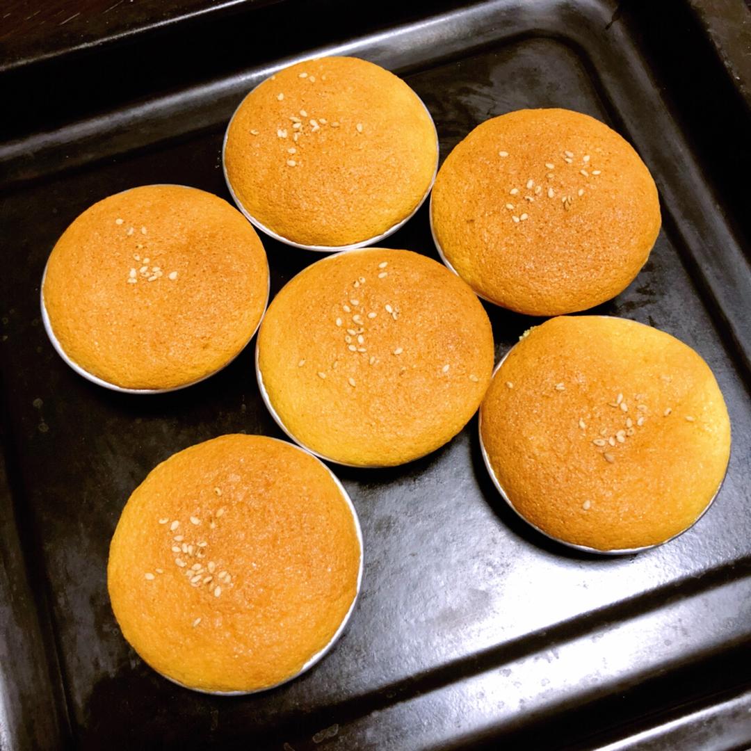 使劲儿吹空调的长颈鹿做的老式鸡蛋糕