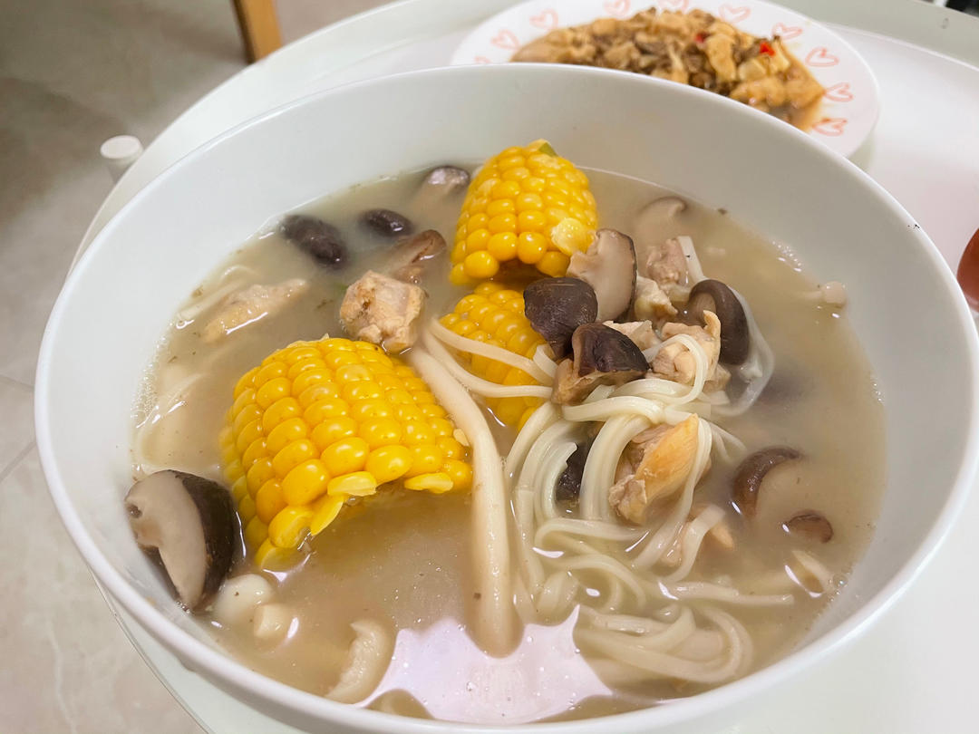 只要15分钟就搞定的快手超浓香鸡汤！