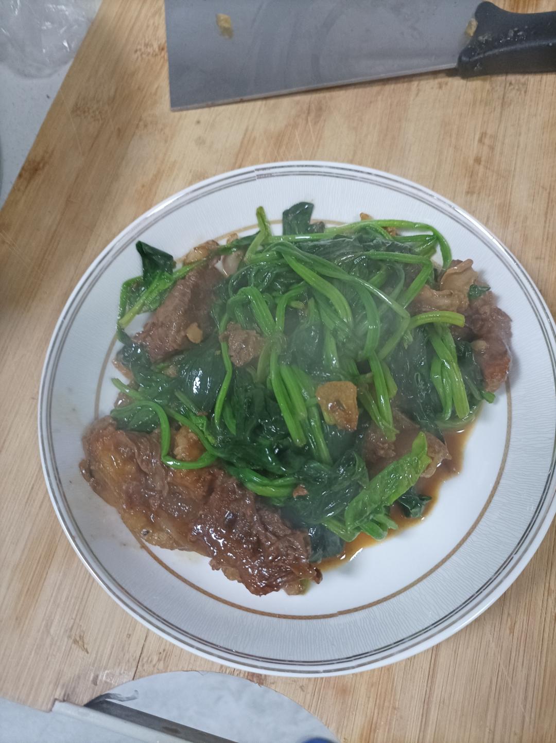 小美干切牛肉炒菠菜