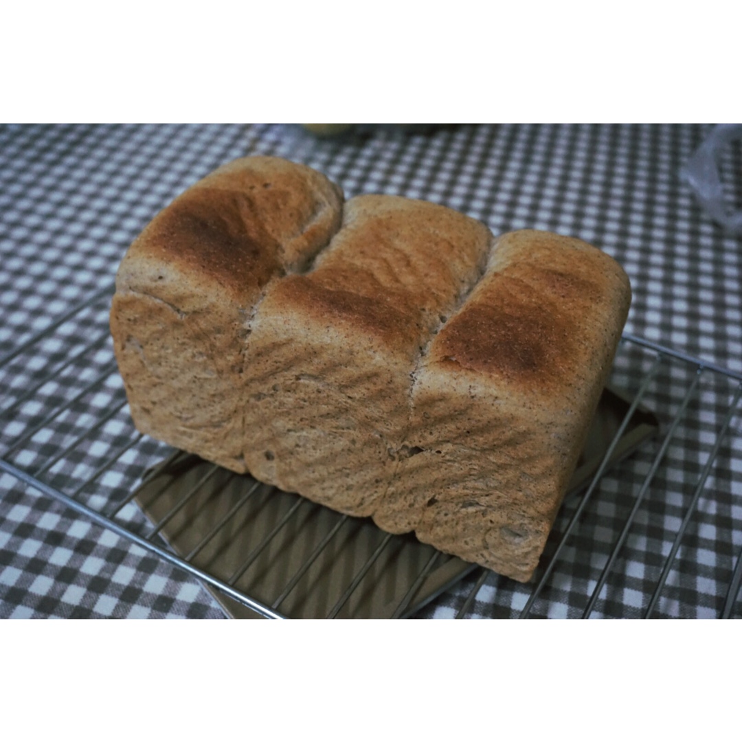 低卡黑麦全麦吐司