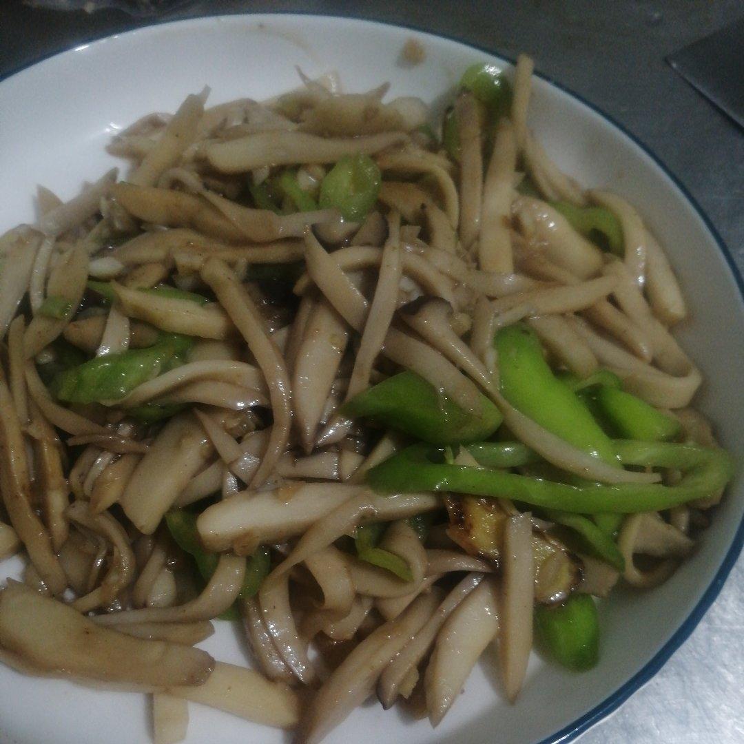 杏鲍菇炒青椒