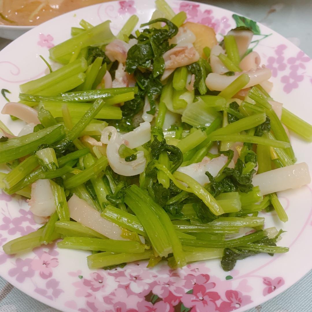 芹菜炒鱿鱼