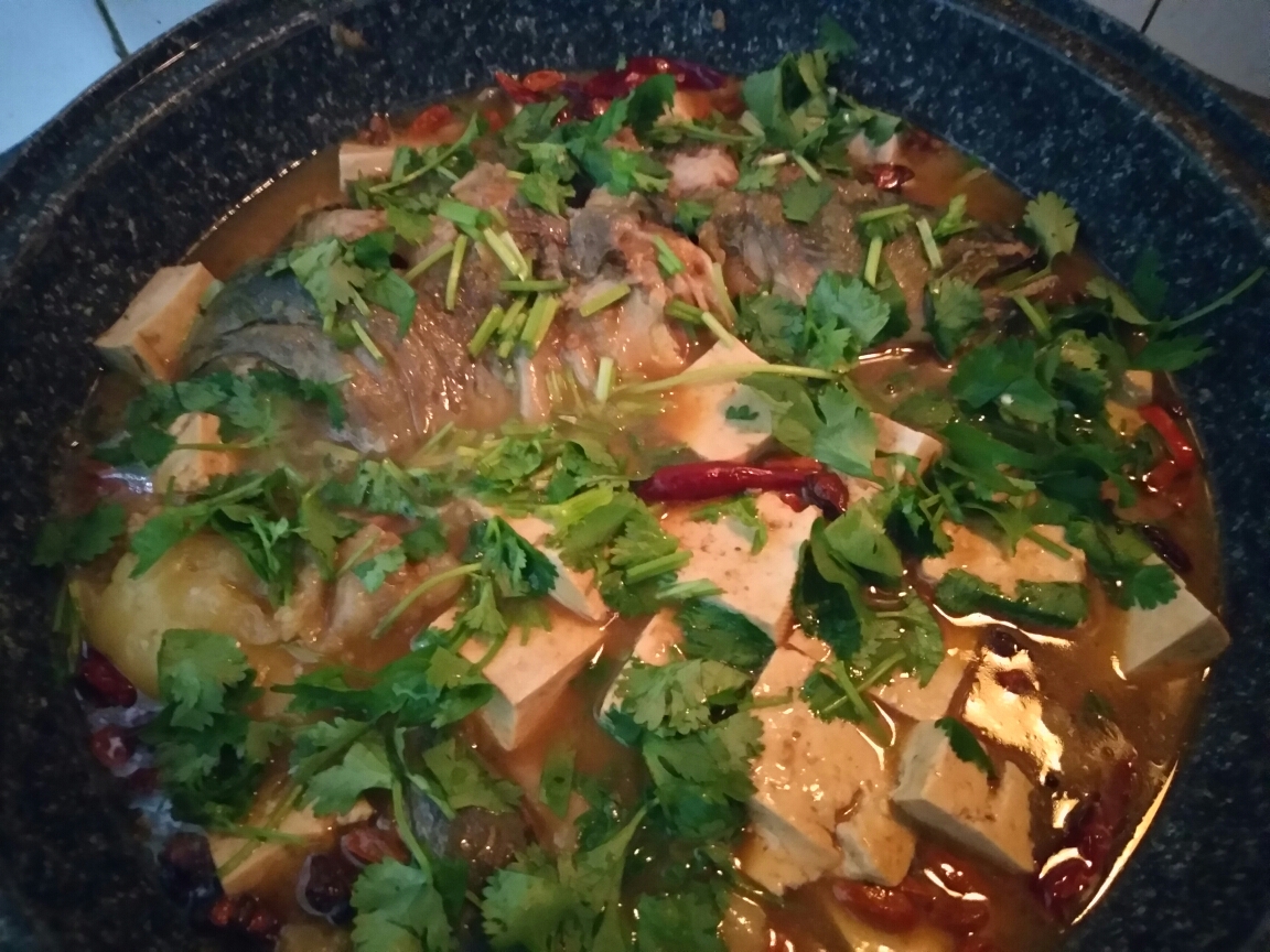 东北酱香鲶鱼炖豆腐的做法