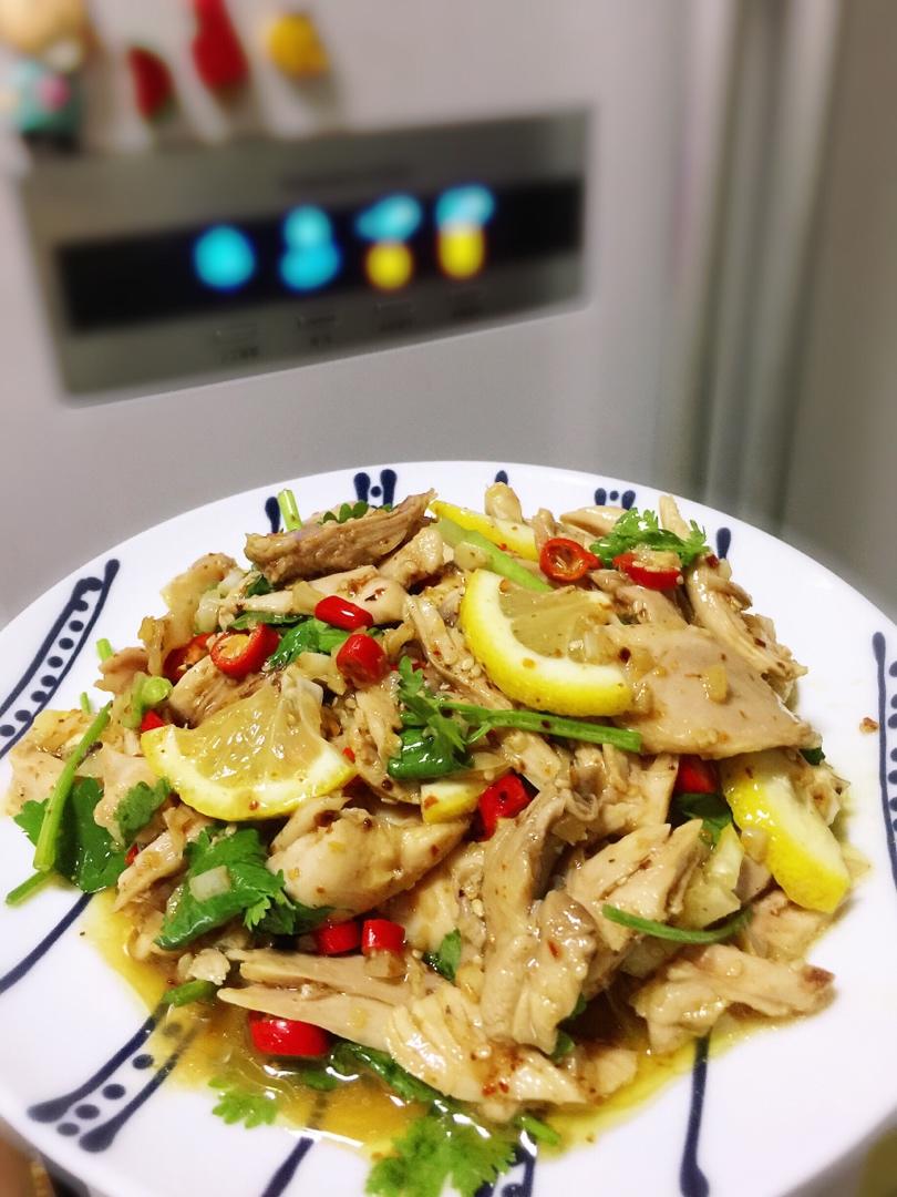 柠檬酸辣手撕鸡腿