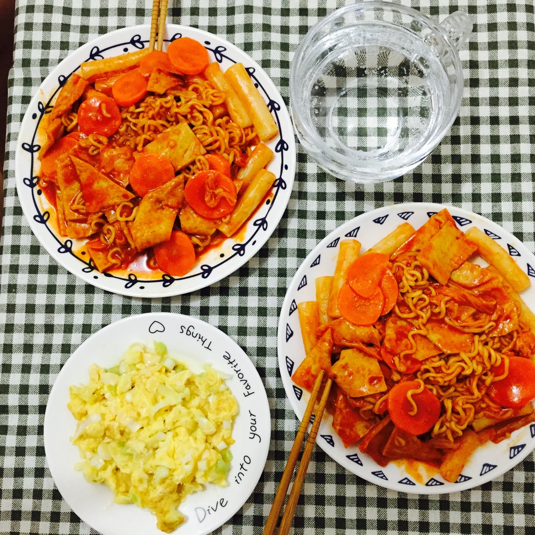 韩式辣炒年糕（or网红芝士套路之芝心年糕）