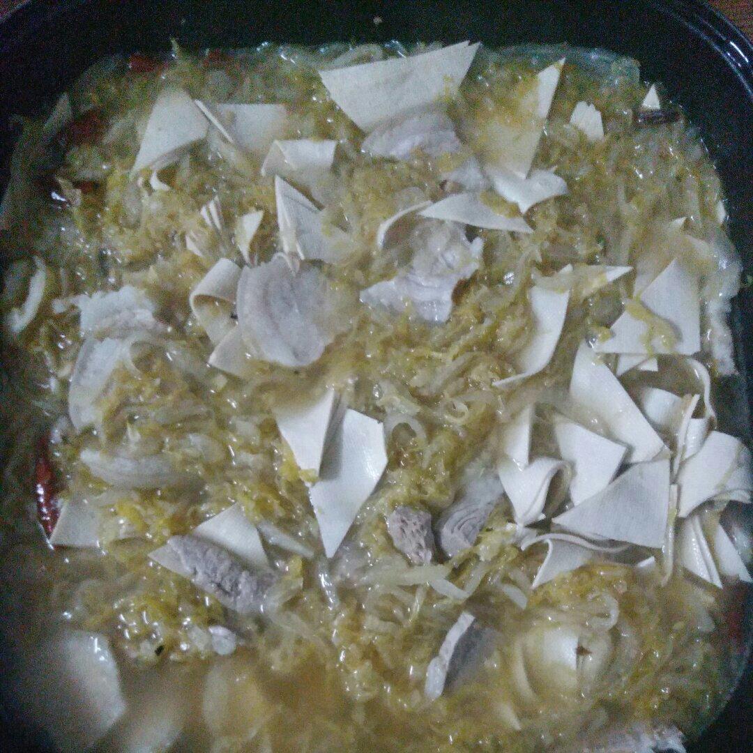 酸菜汆白肉