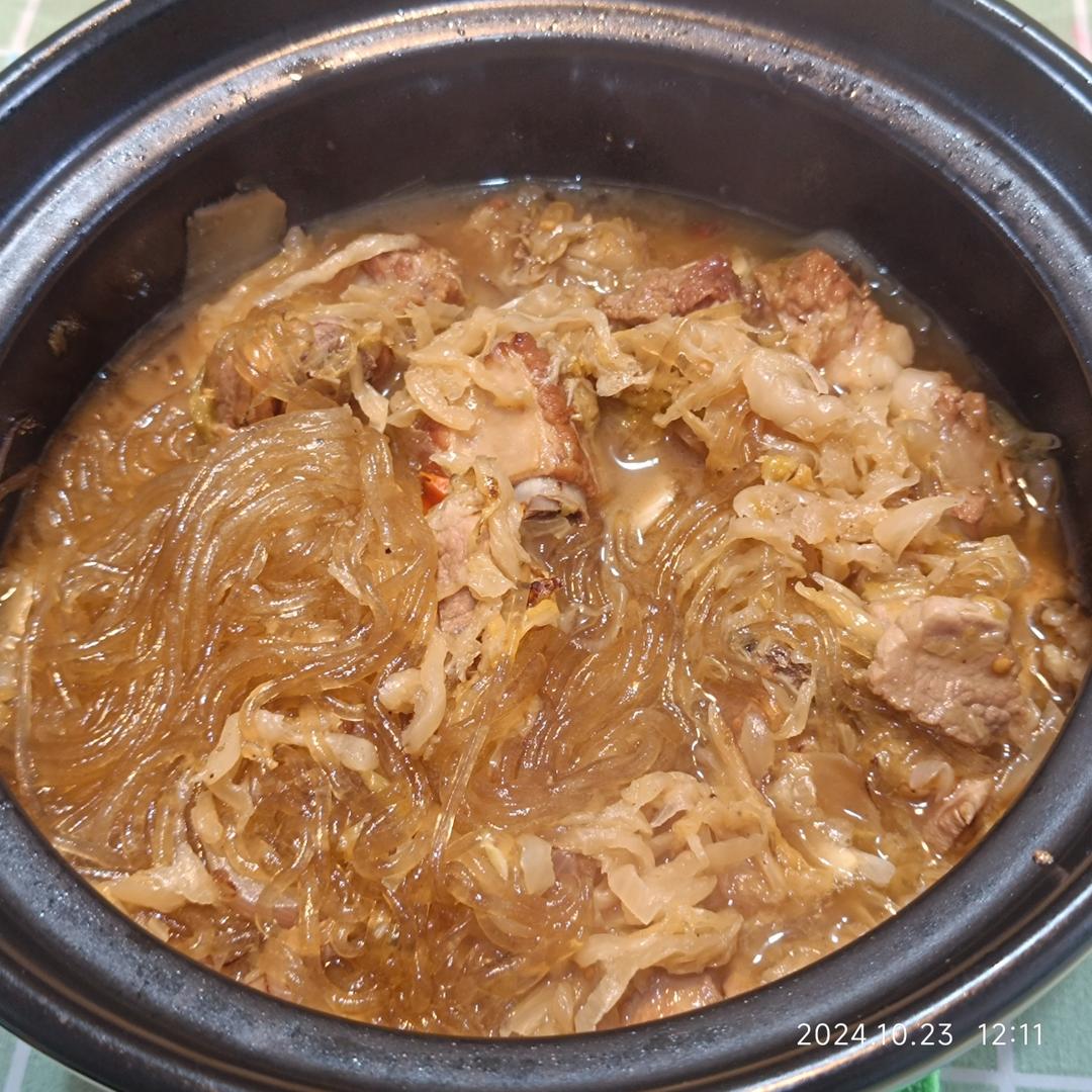 东北酸菜炖排骨