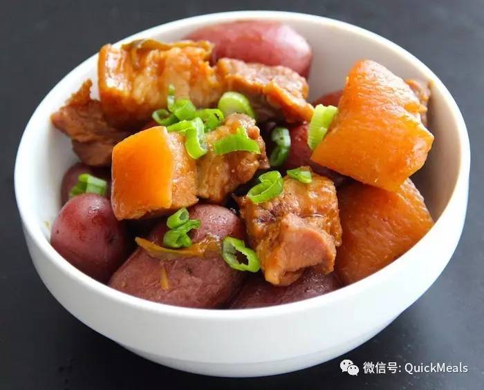 电饭煲猪肉焖土豆