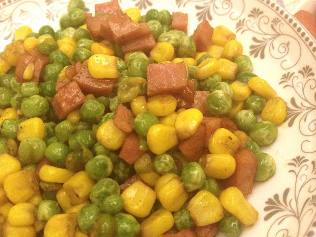 玉米豌豆炒火腿肠