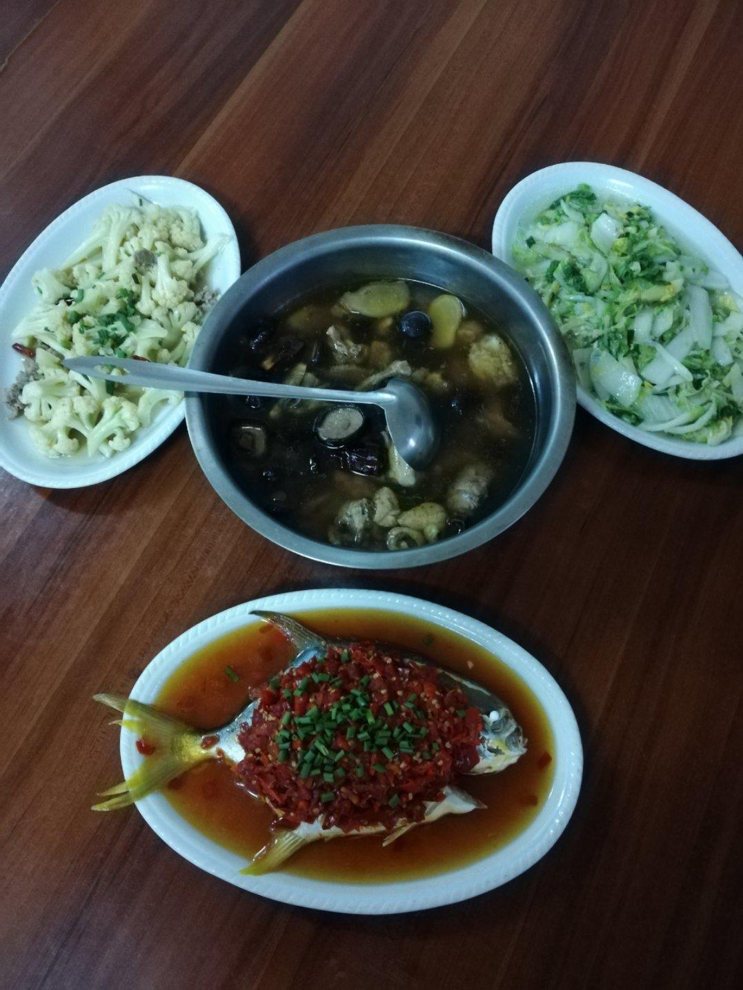 目鱼炖土鸡制作方法