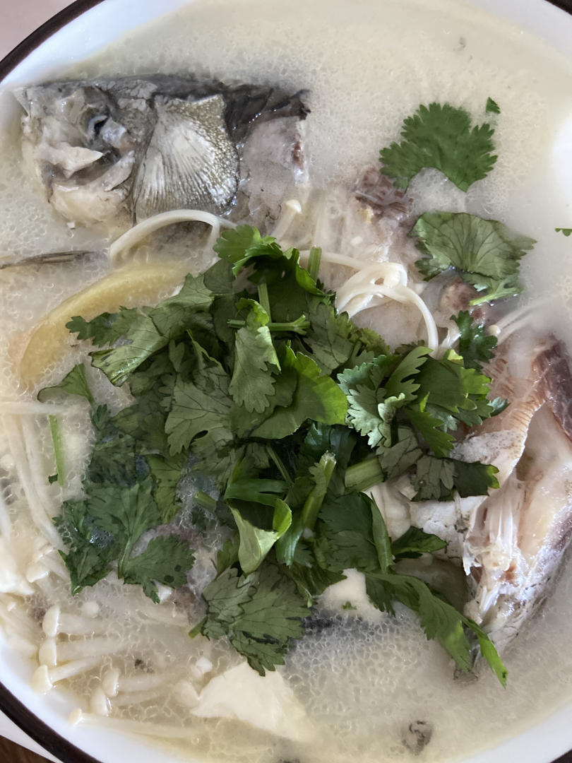 奶白鲫鱼豆腐汤|一条鱼最后的温柔