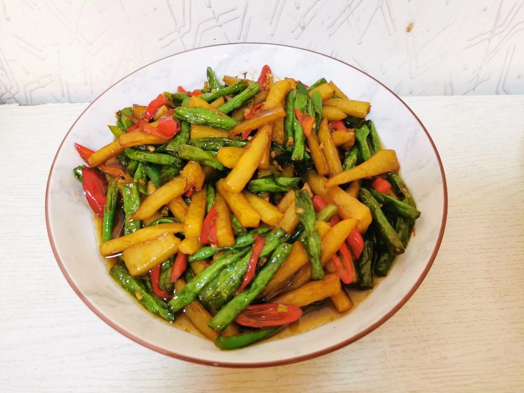 巨下饭的土豆烧豆角！简单零失败