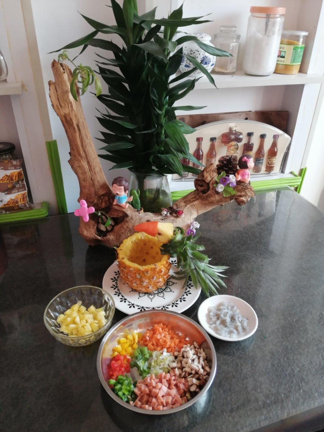 鸟语花香菠萝炒饭