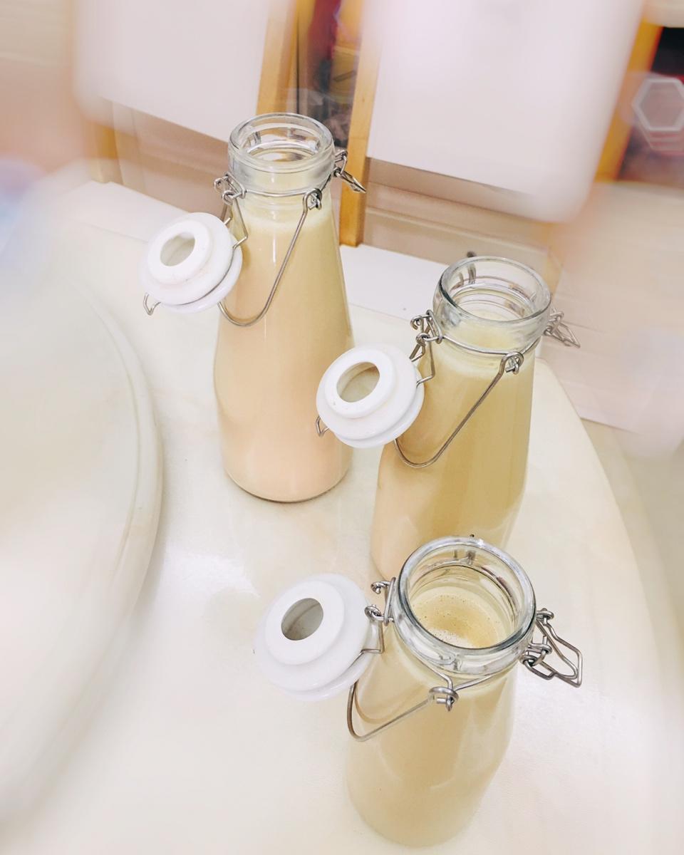 最简单的港式奶茶怎么做？四个步骤就搞定。