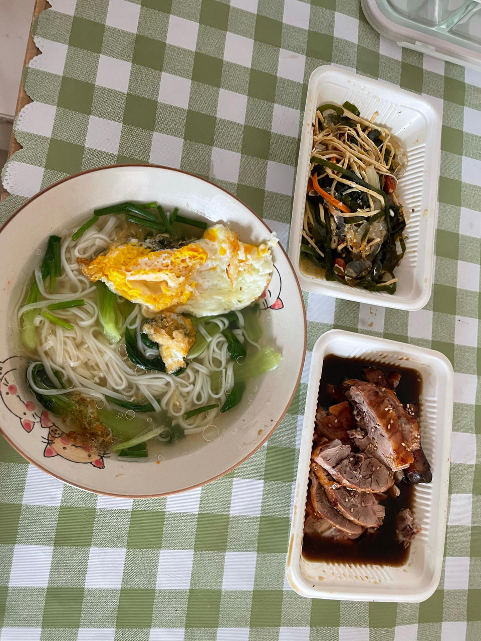 一碗清汤面 🍜 —— 秋日里的治愈系