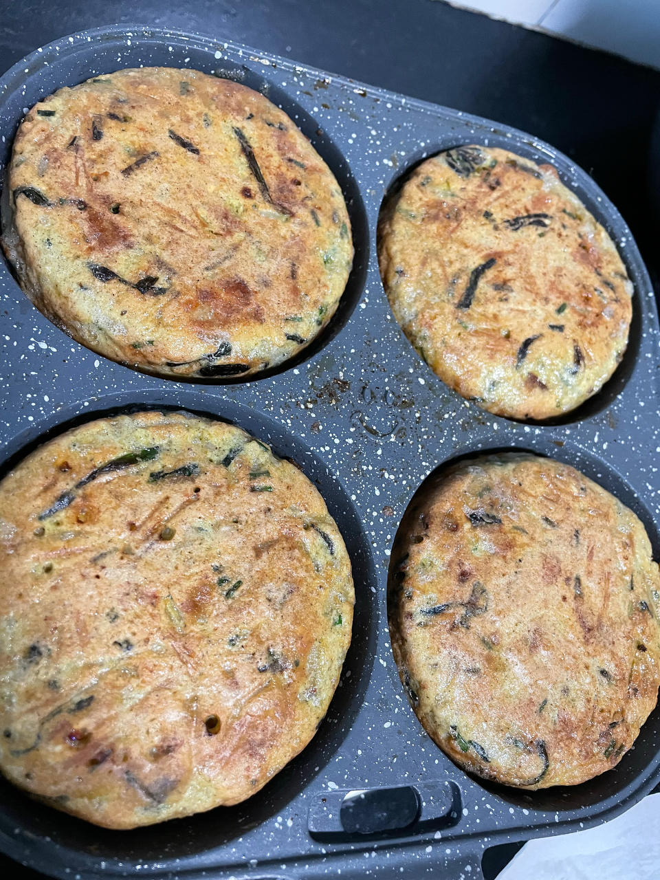 椒盐金针菇鸡蛋饼