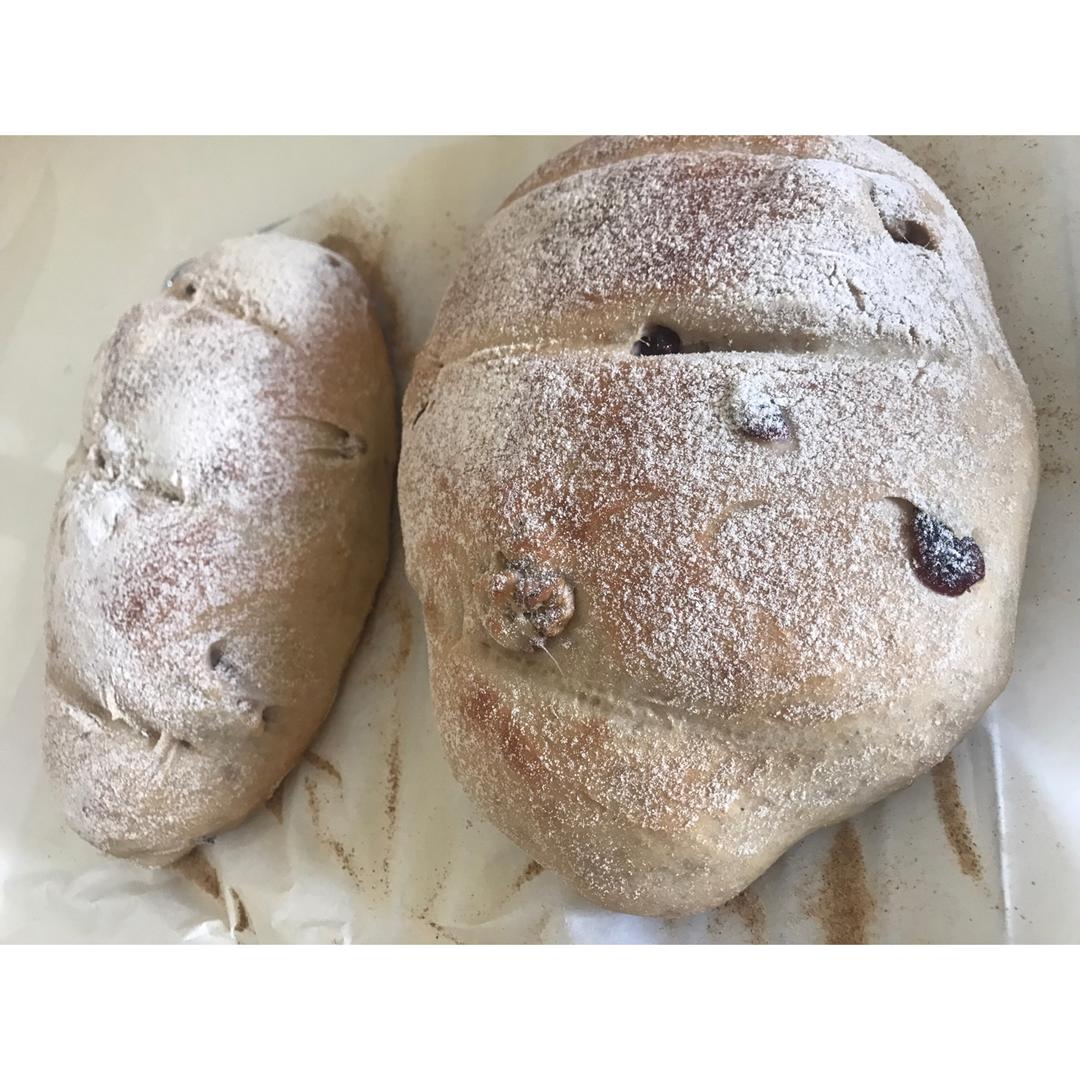 全麦蔓越莓核桃软欧包