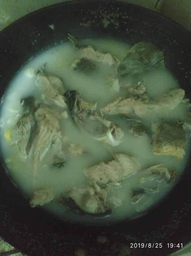 超简单的鲜香鲤鱼汤的做法