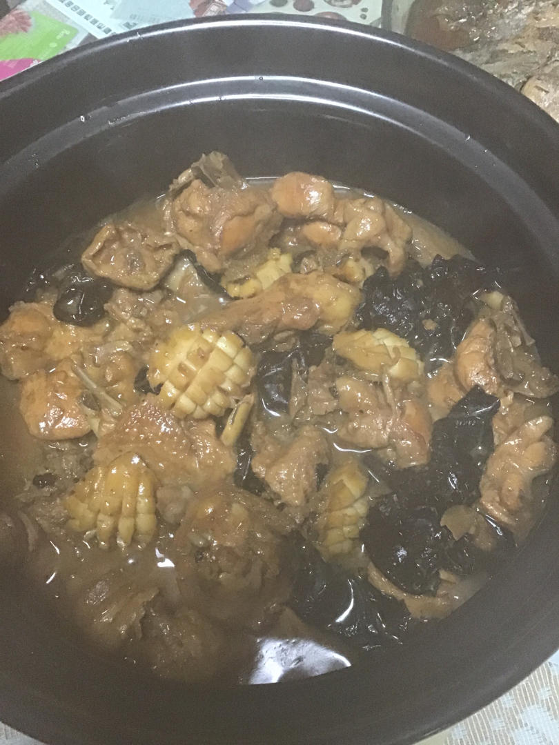 【鲍鱼花螺鸡煲】还是广东人最会吃鸡，鲍鱼花螺只能当配角！
