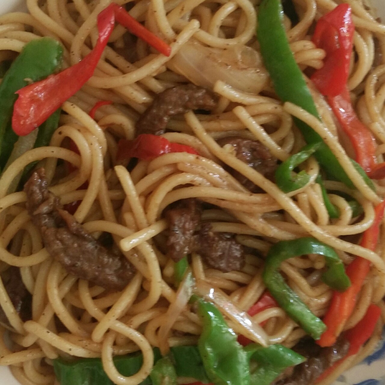 黑椒牛柳炒意面