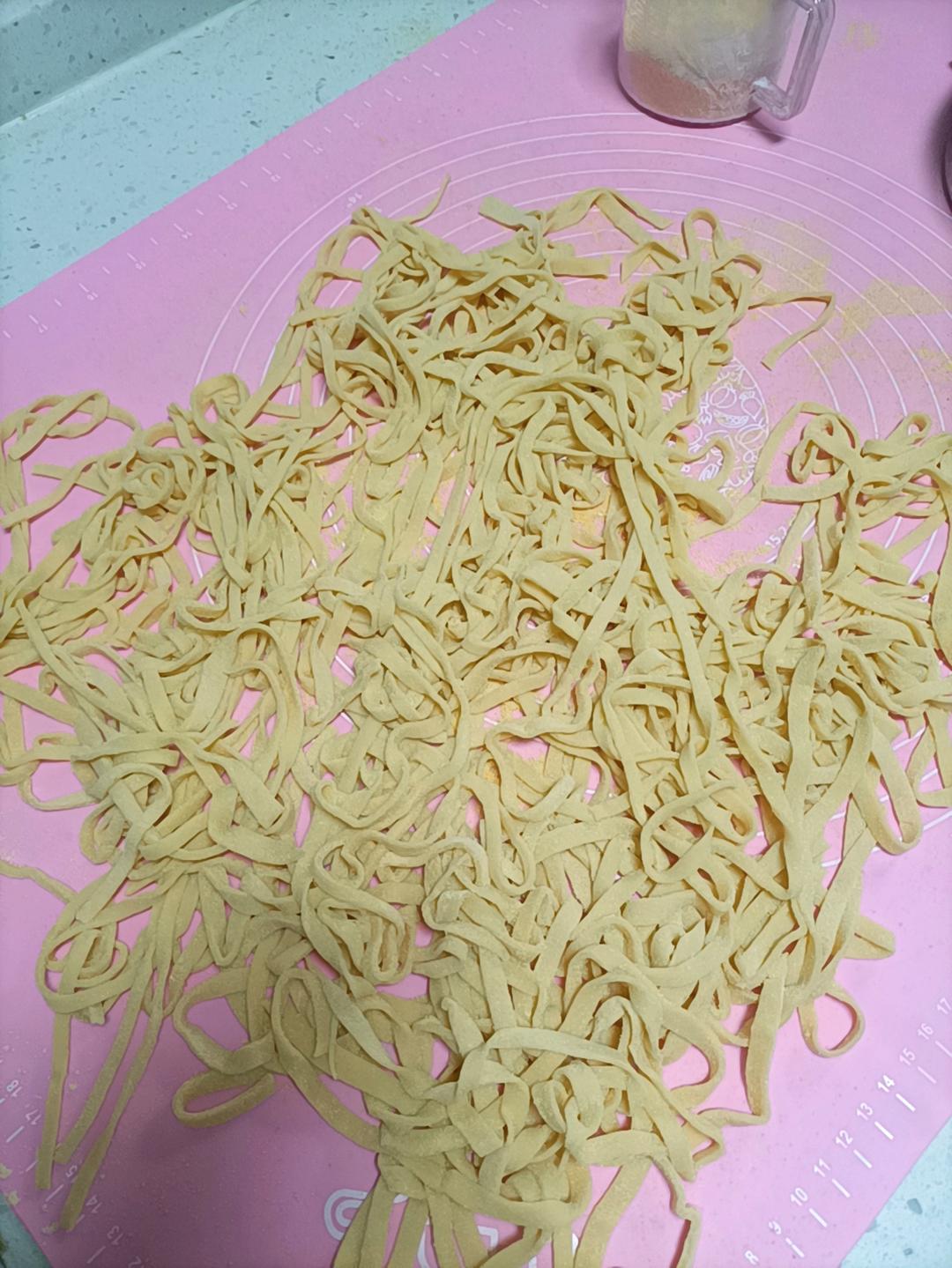 鸡蛋手擀面