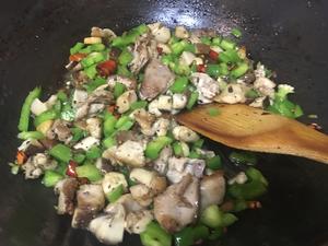干锅兔肉的做法 步骤5