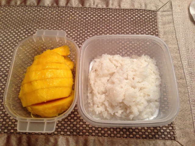 椰浆芒果糯米饭