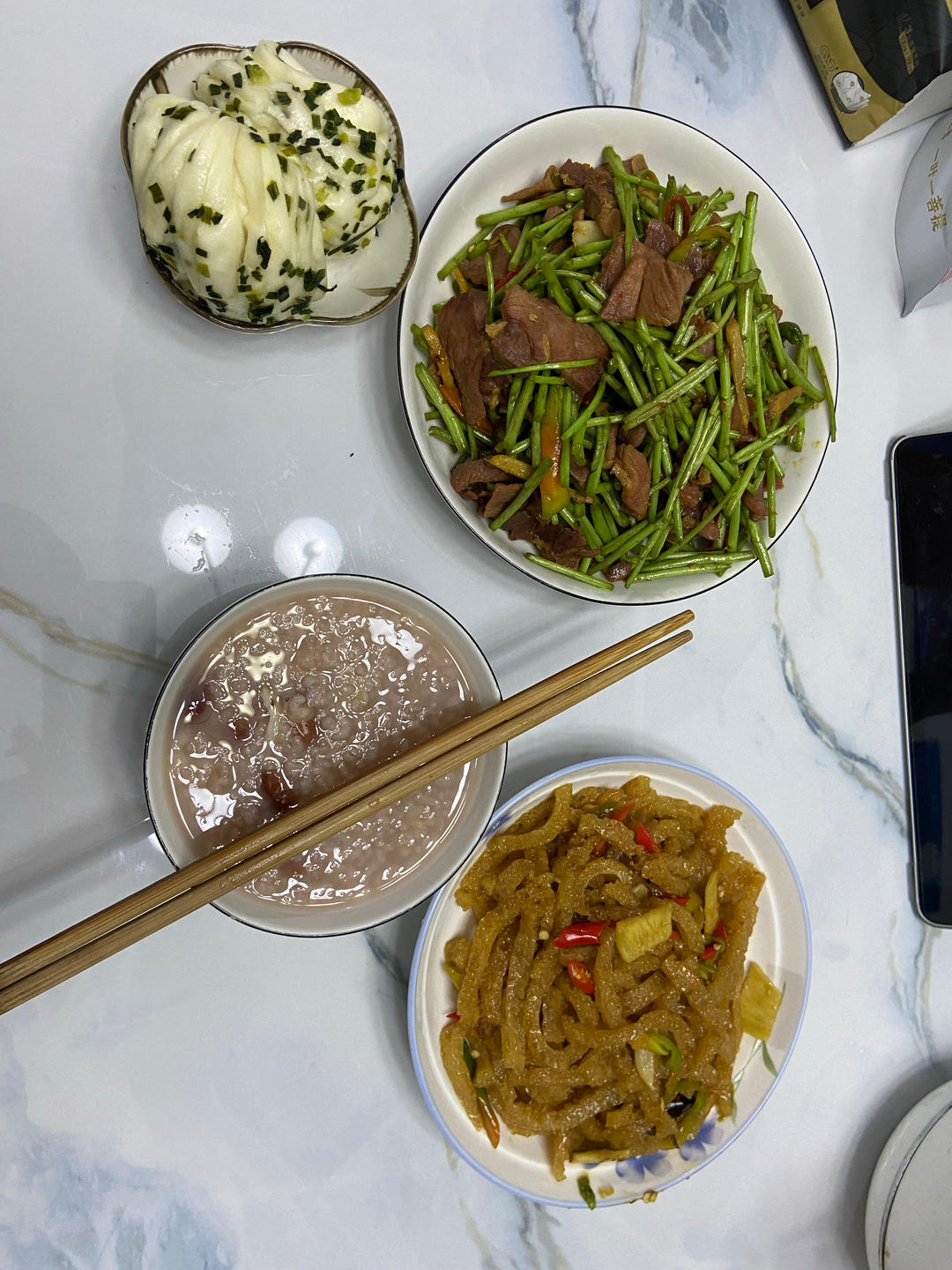 大蒜炒皮肚(炒肉皮)