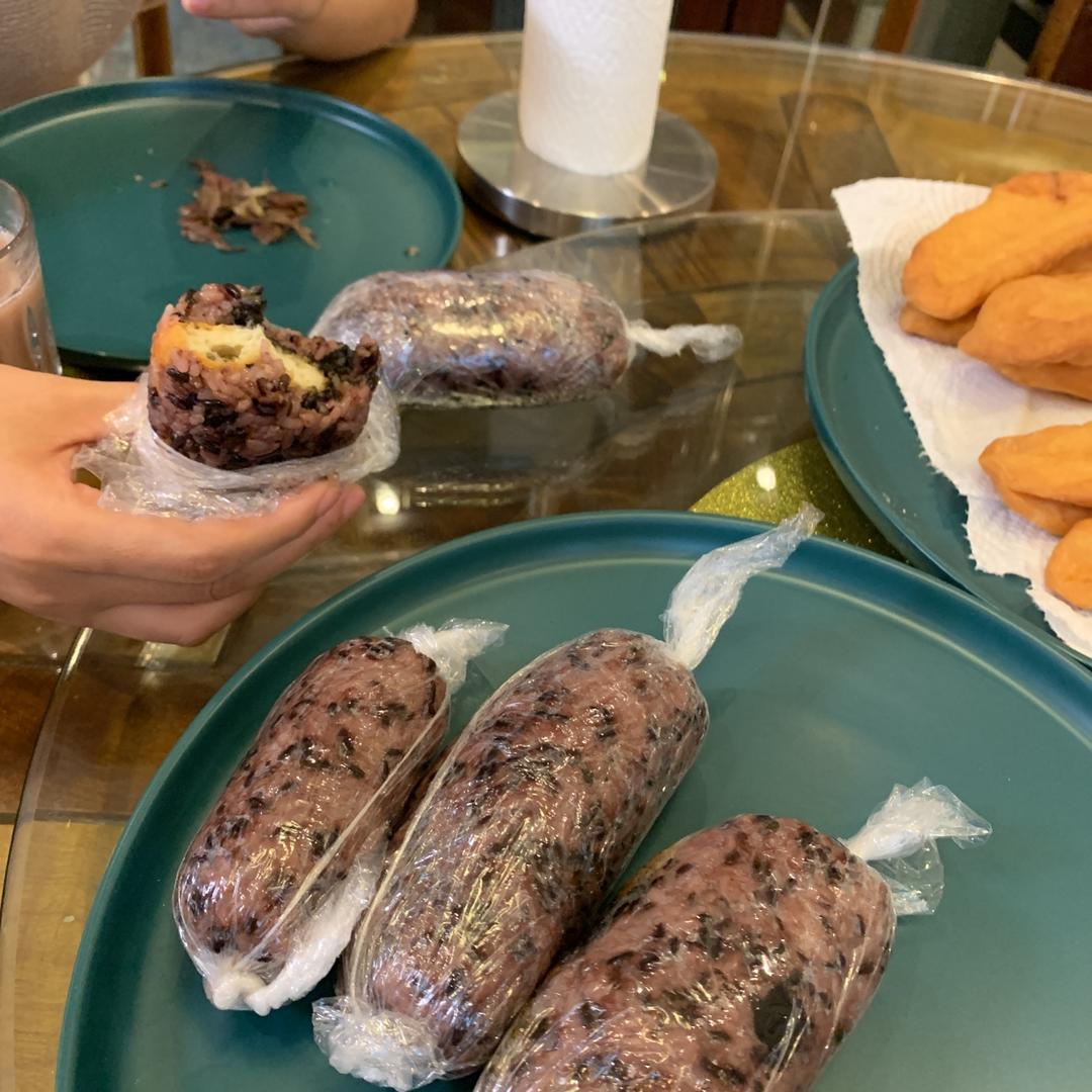 糍饭（糯米包油条）