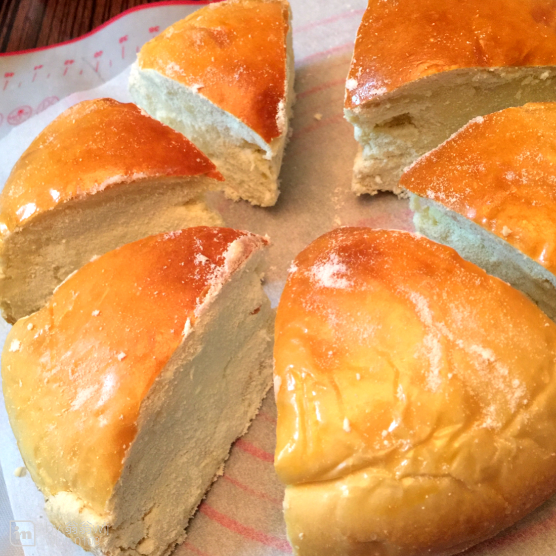 炼乳奶酪包---有面包机的同学做起来更方便哦~~