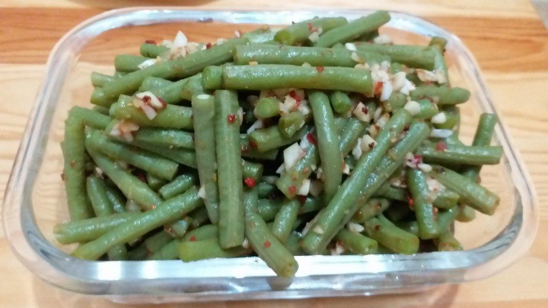 厨师长教你：“凉拌长豆角”的家常做法，夏天没食欲，很适合开胃