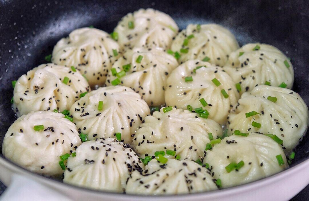 咸蛋黄鲜肉生煎包